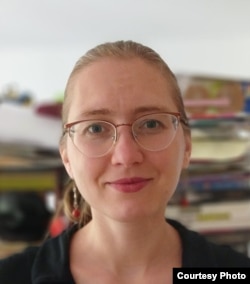 Кінознавиця Анастасія Канівець вважає, що Сеітаблаєв робить якісне глядацьке кіно, яке також знайомить глядача з кримськотатарською культурою