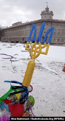 Прикраса на ялинці на Красній площі Чернігова