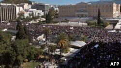 Greqi - Mijëra njerëz protestojnë para parlamentit grek, 17Korrik2013