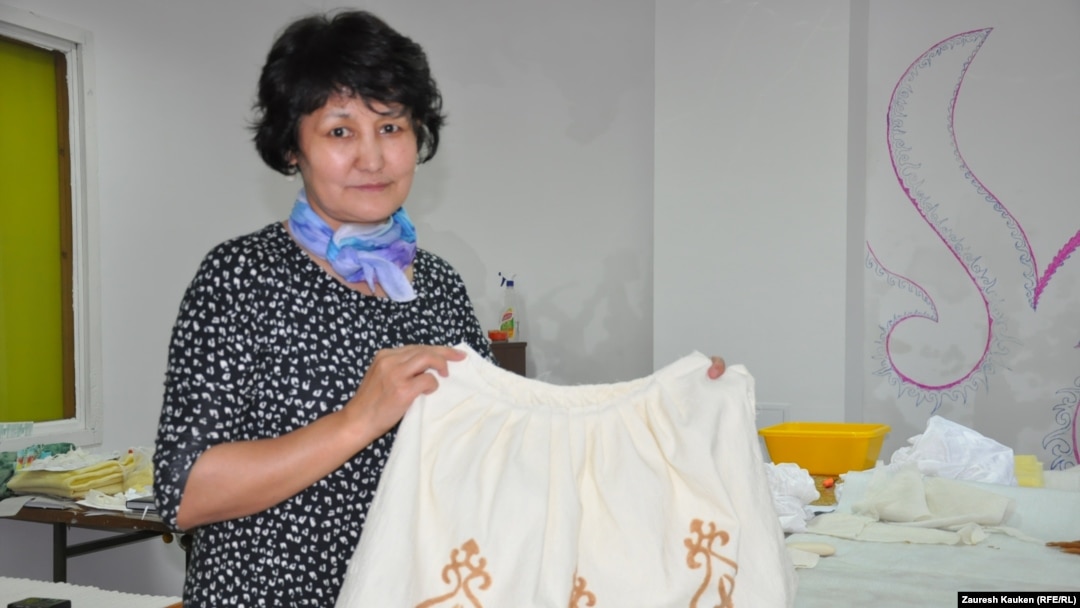 Оксана Шаповалованың интимдік суреті Азиялық үшін терең минет