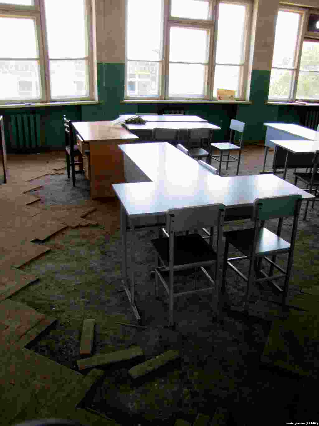 Դսեղի միջնակարգ դպրոցը՝ անմխիթար վիճակում  - Ֆոտոռեպորտաժը` Նանե Սահակյանի