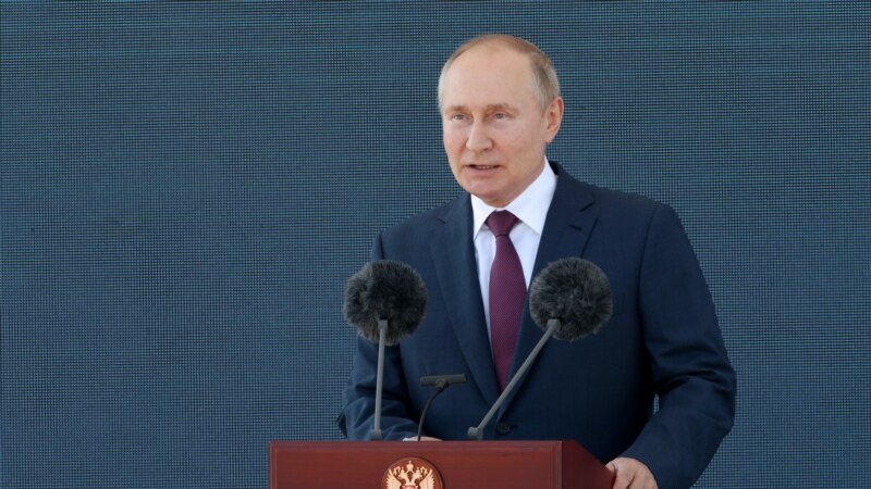 Путин ждет на понедельник проекты поручений о ликвидации потопа в Крыму 