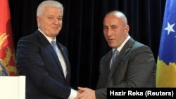 Kryeministri i Malit të Zi, Dushko Markoviq dhe kryeministri i Kosovës, Ramush Haradinaj 