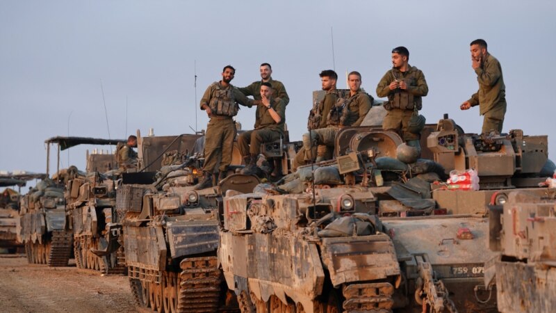 Израил Газадан аскерлеринин жарымын чыгарат
