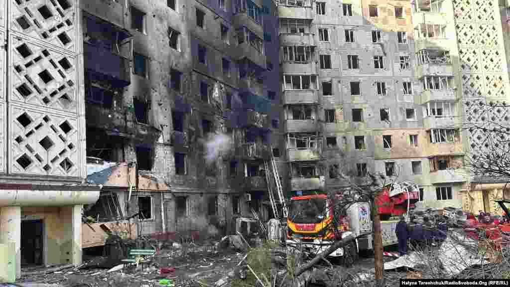 Egy másik toronyház is megsérült, itt számos lakás kiégett