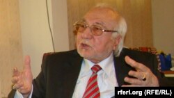 محمد اسماعیل قاسمیار مشاور روابط بین المللی شورای عالی صلح افغانستان 