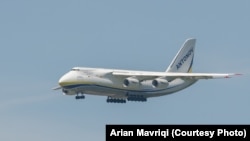 Antonov An-124 duke u ulur në Aeroportin e Prishtinës, më 6 maj 2026.