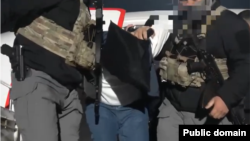 Террордук топтун мүчөсүн алып келген учур. Бишкек. Март, 2026-жыл. УКМКнын тасмасынан кыркылган сүрөт.