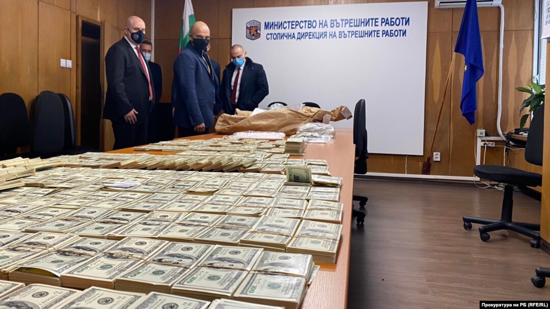 Prosecutor-General Ivan Geshev commented that the "impressive" sum might be one of the largest seizures of counterfeit money ever made in the country.