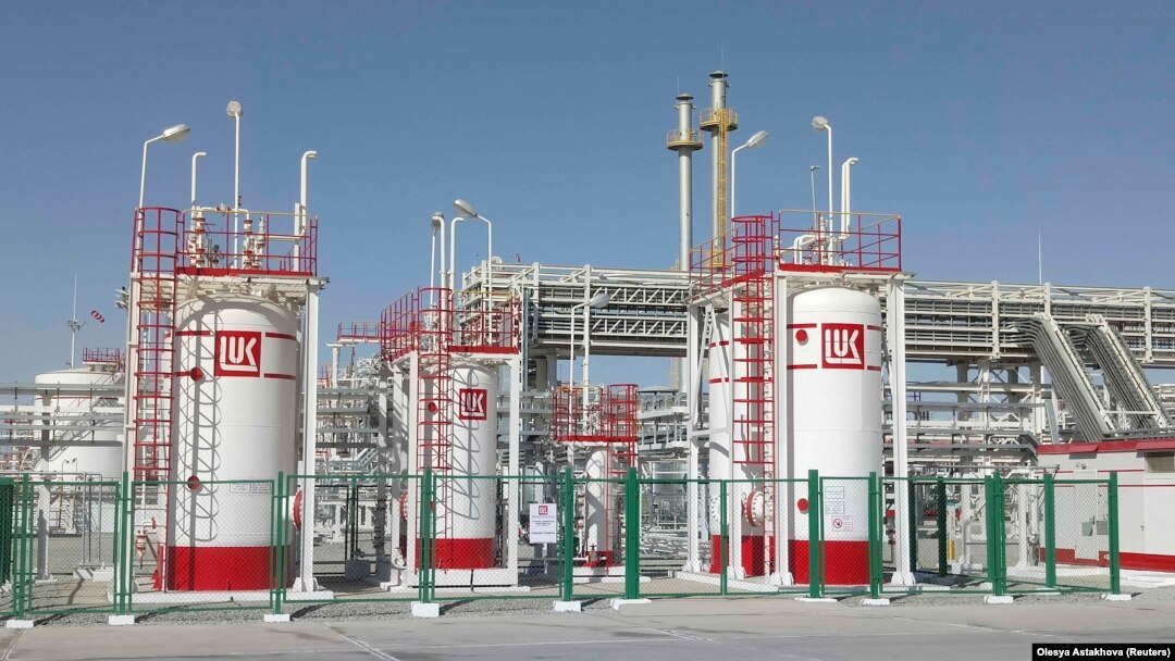 "Лукойл" ширкатининг Ўзбекистондаги табиий газ сақлайдиган объектларидан бири. Энергетика вазирлиги маълумотига кўра, жорий йилда Ўзбекистон "Лукойл" компаниясидан 5 миллиард куб метр газ сотиб олган.