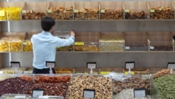 Яке аз фурӯшгоҳҳои Душанбе