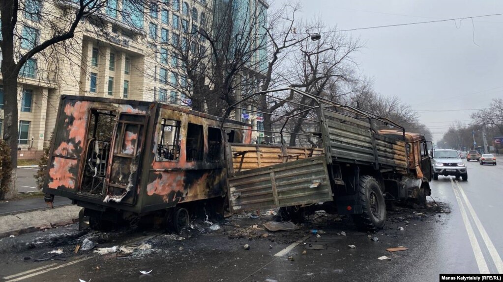 Улицы Алматы после протестов, 10 января 2022 года