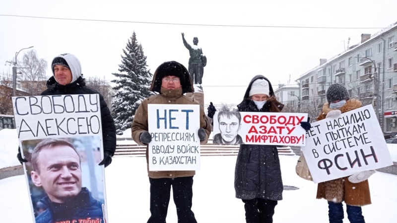 В Кирове активиста Вадима Ананьина арестовали на пять суток за плакат против ввода войск ОДКБ в Казахстан