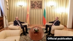 Премиерот Димитар Ковачевски денеска во Софија на средба со бугарскиот претседател Румен Радев.