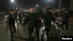 Молодежь во время протеста в Алматы. 4 января 2022 года
