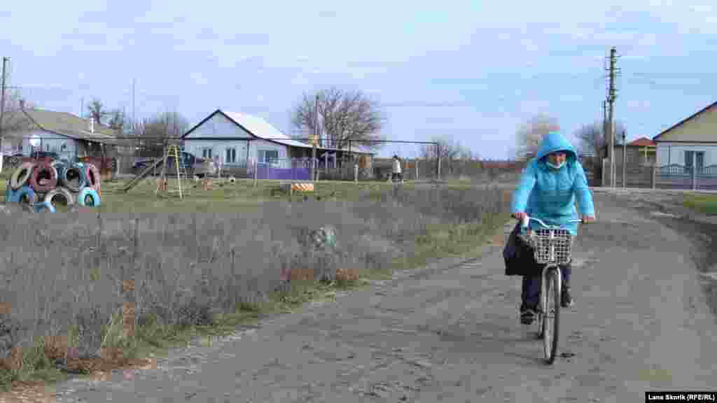 Велосипед в селе, площадь которого составляет 181 гектар, распространенный вид транспорта