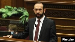 Armenia - Foreign Minister Ararat Mirzoyan speaks in the parliament, January 19, 2022.