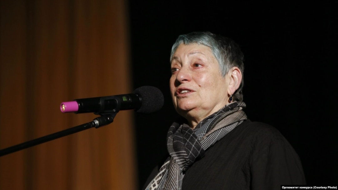 writer Lyudmila Ulitskaya at the awards ceremony for the winners of the contest Man in History, who held the memorial (2016)
