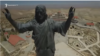 Статуя Иисуса Христа работы скульптора Артуша Папояна в Сирии (архив)