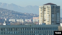 Дагестан, Махачкала. Вид на здание Собрания депутатов городского округа