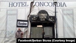 Clădirea fostului Hotel Concordia este o ruină după retrocedarea din 2002. După o succesiune de vânzări, clădirea emblematică pentru istoria României a ajuns în stare avansată de degradare. 