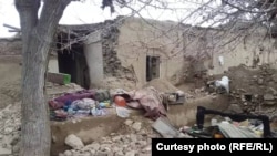 یک خانه مسکونی که در اثر زلزله اخیر در ولایت بادغیس تخریب شده است