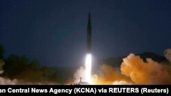 Pjongjang je 11. januara, kako je naveo, testirao lansiranje hipersonične rakete na neotkrivenoj lokaciji u Sjevernoj Koreji (fotografija je objavljena 12. januara 2022.)