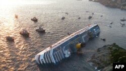 Szirénazúgással emlékeznek meg a Costa Concordia harminckét áldozatáról