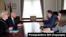 Milorad Dodik tokom susreta sa britanskim ambasadorom u BiH Matthew Fieldom, mart 2019.