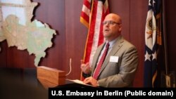 Jeffrey Hovenier, ambasador SAD na Kosovu