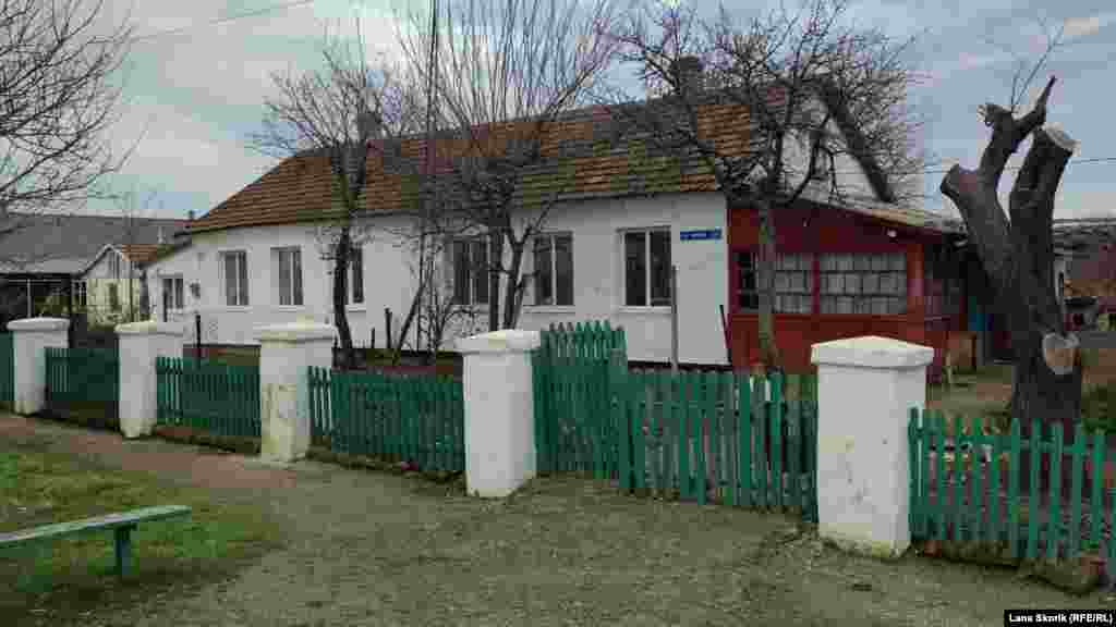 В этом доме до выселения в августе 1941 года жили крымские немцы