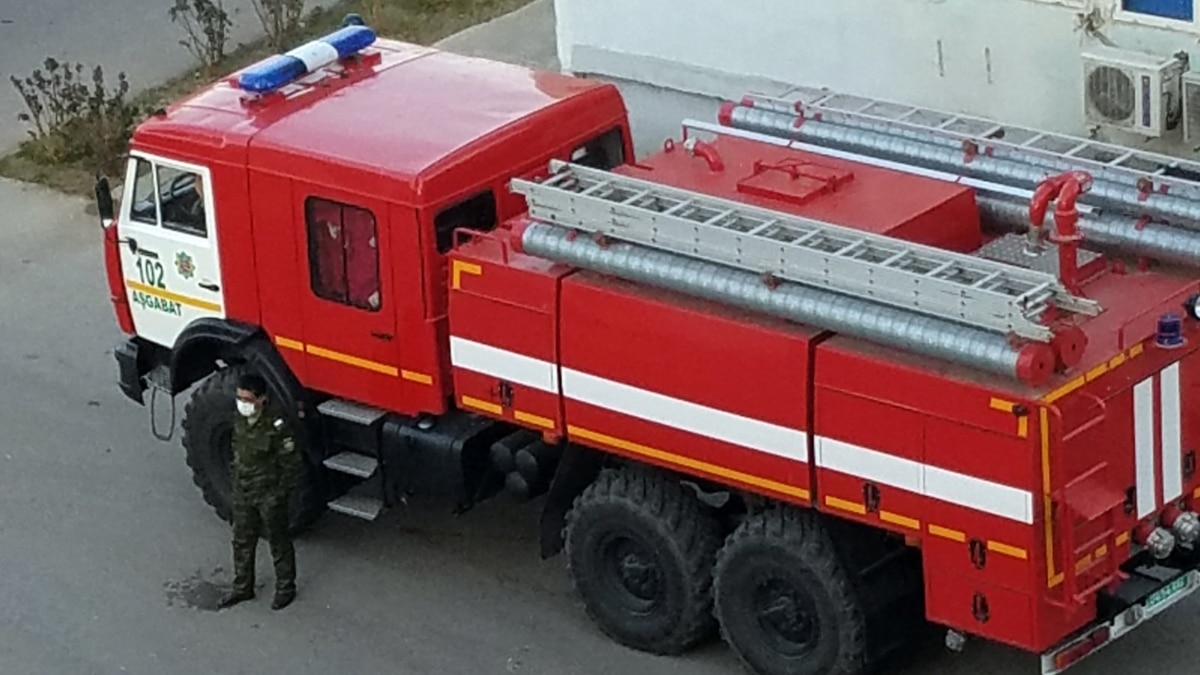 На центральном складе Дашогузского железнодорожного вокзала вспыхнул пожар