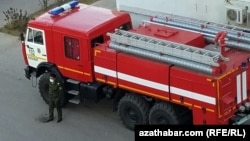 Türkmenistanyň Ýangyn howpsuzlygy bölüminiň ulagy (Arhiwden alnan illýustrasiýa suraty)