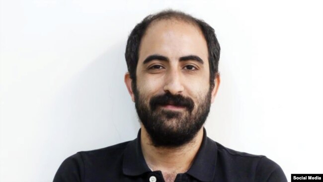 امیرعباس آذرم‌وند در رسانه‌هایی چون خبرآنلاین، روزنامه‌های اعتماد، تعادل و صمت شاغل بوده است.