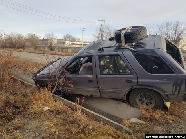 Автомобиль, в котором были застрелены Кайрат Нургалиев и Андрей Карпиленко
