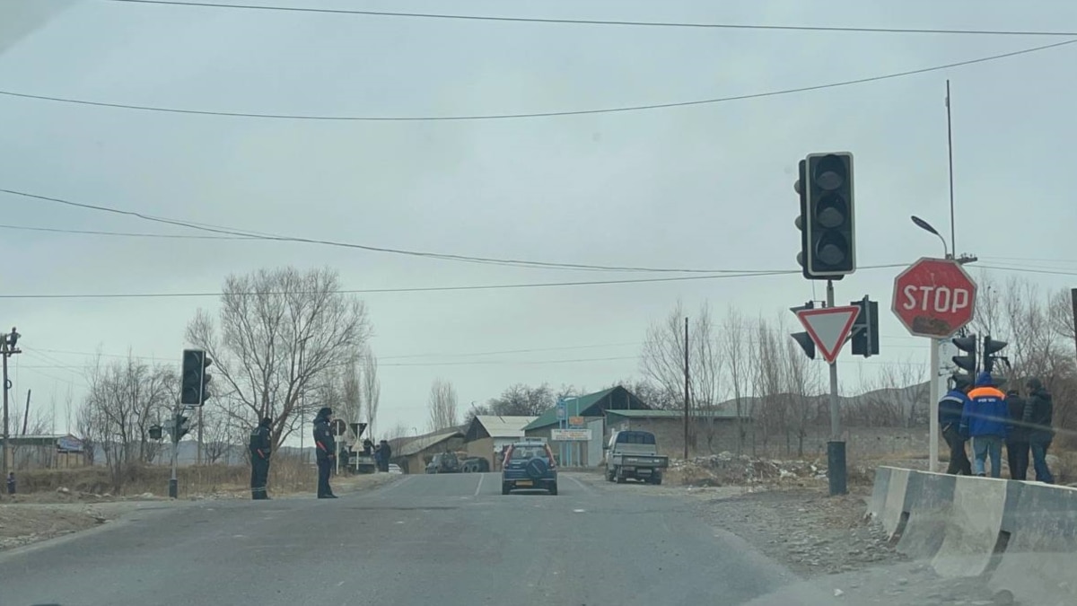 Kyrgyzstan, Tajikistan Hold New Talks After Shooting At Border Leaves One Dead