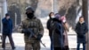 Алматы: "террорчу" издеген полиция ооруканаларды тинтүүдө