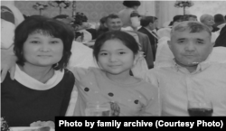 Нурболат Сейткулов, Алтынай Етаева и их дочь Нурай. Фото из семейного архива