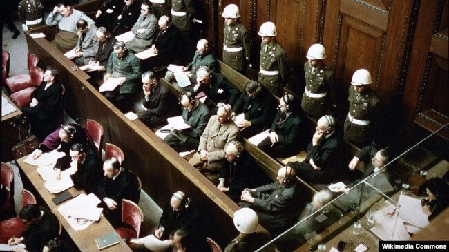 Подсудимые Нюрнбергского процесса. На второй скамье крайний справа – Ганс Фриче