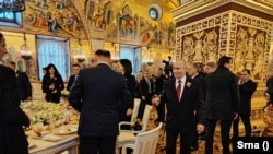 Predsjednici Republike Srpske Siniša Karan, Narodne skupštine Nenad Stevandić i SNSD-a Milorad Dodik prisustvovali su prijemu kod predsjednika Ruske Federacije Vladimira Putina koji je upriličio za strane zvaničnike.