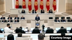 Садыр Жапаров жана Жогорку Кеңештин депутаттары. 9-сентябрь, 2026