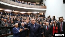 Архива: Турскиот претседател Реџеп Таип Ердоган во Парламентот во Анкара. 