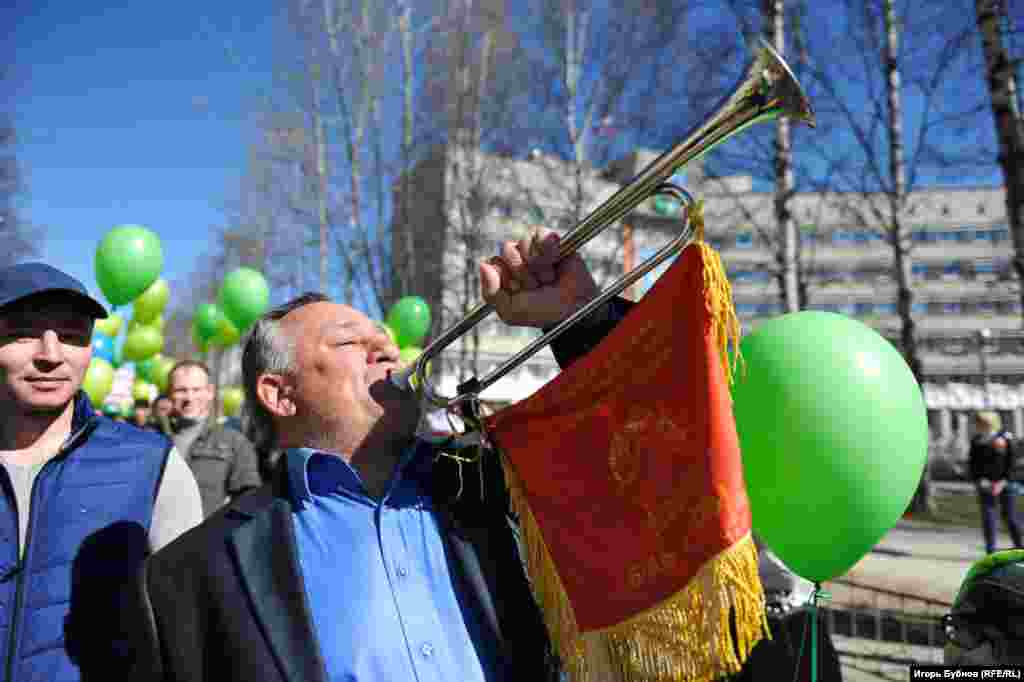 Постаревший пионер - Сыктывкар, 1 мая