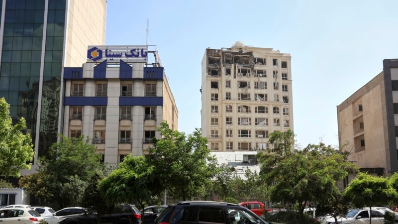 Iran Detains Hundreds On Suspicion Of Spying For Israel