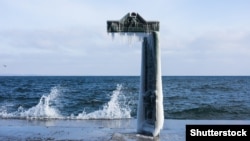 Візитівка Одеси. Скульптура під назвою «Будинок Сонця» на міському пляжі Ланжерон. Архітектор – Михайло Рева