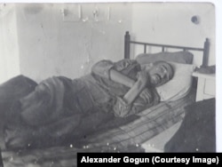 Бывший советский пленный "Гросслазарета Славута" после того, как вывезен партизанами в славутскую больницу в декабре 1943 г.