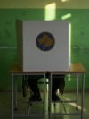 Pamja e një vendvotimi në zgjedhjet parlamentare të 9 shkurtit.