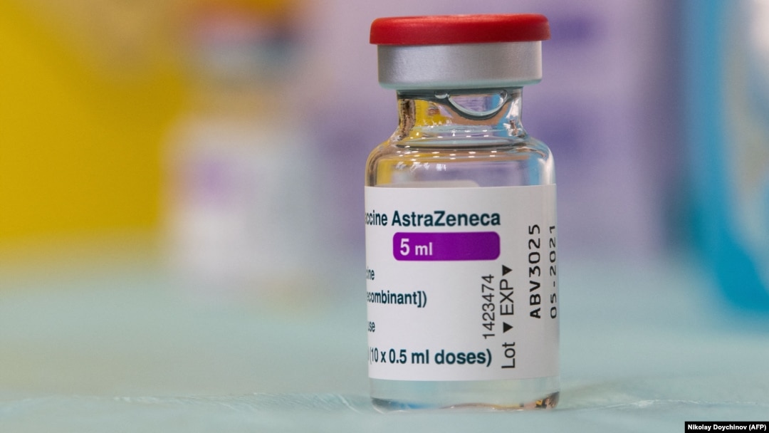 România a oprit vaccinarea cu dozele de vaccin din lotul AVB 2856 de la AstraZeneca.