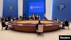 Госсекретарь США Марко Рубио принимает участие во встрече министров в формате «С5+1». Самарканд, Узбекистан, 19 октября 2026 года