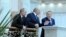 Қазақстан президенті Нұрсұлтан Назарбаев (оң жақта), Беларусь президенті Александр Лукашенко (ортада), Ресей президенті Владимир Путин Еуразиялық жоғары экономикалық кеңес кезінде сөйлесіп тұр. 24 қазан 2013 жыл